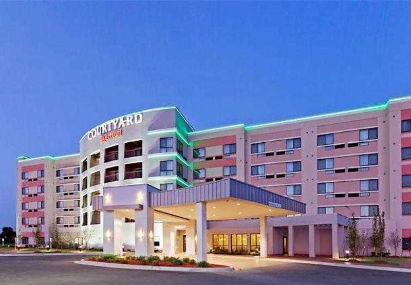 Courtyard By Marriott Tulsa Woodland Hills Hotel Exterior photo