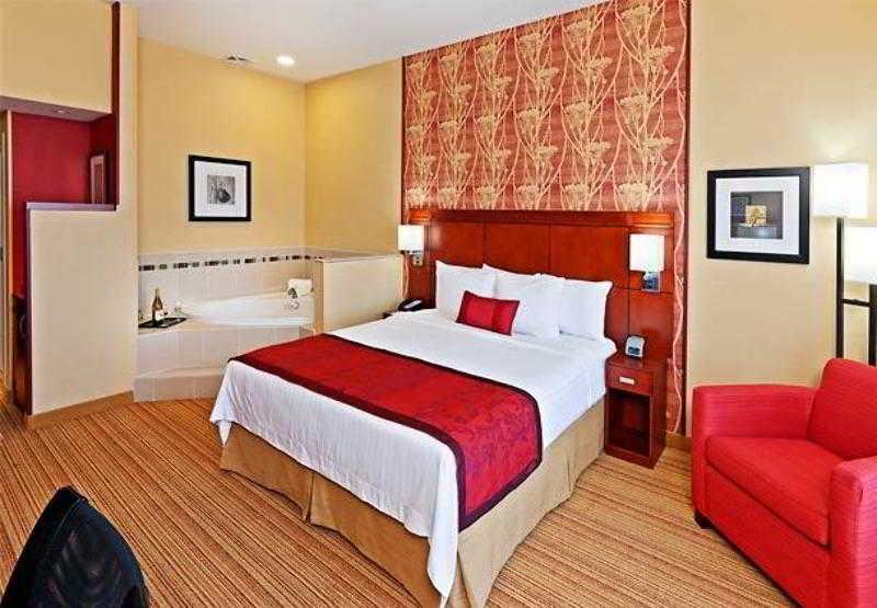 Courtyard By Marriott Tulsa Woodland Hills Hotel Exterior photo