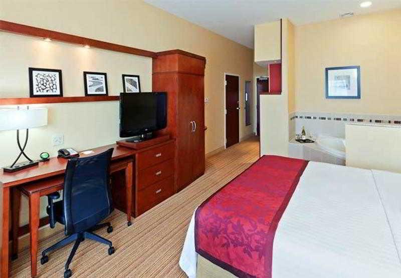 Courtyard By Marriott Tulsa Woodland Hills Hotel Exterior photo